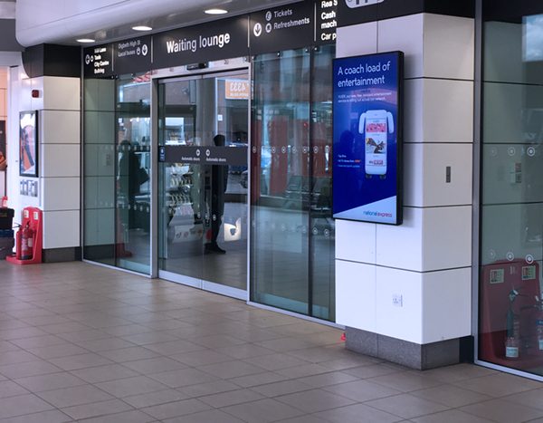 55" PROFESSIONAL MONITOR - Image 18