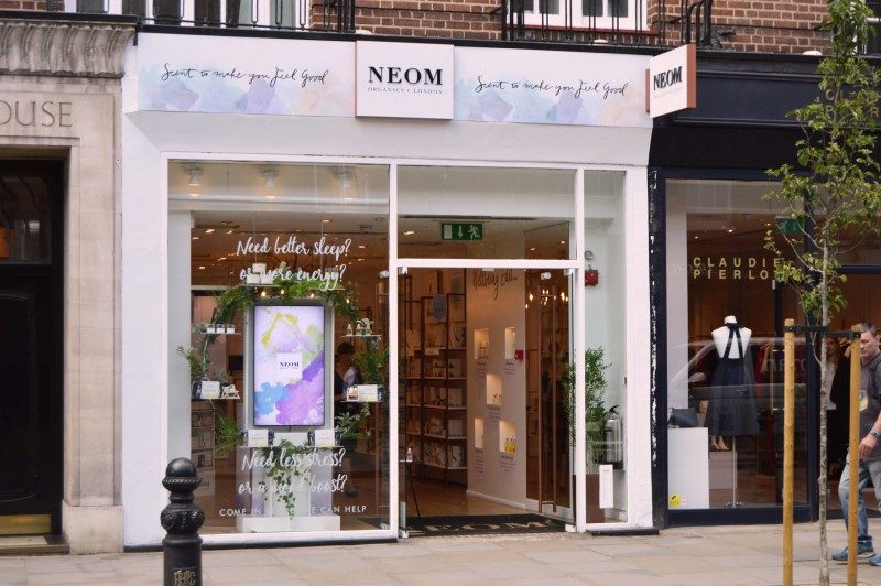 49" ULTRA HIGH BRIGHTNESS WINDOW DISPLAY - Image 8