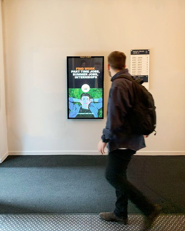 19" ANDROID SLIMLINE ADVERTISING DISPLAY - Image 17