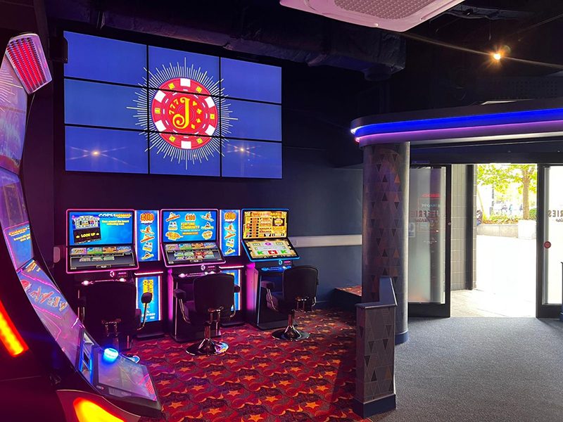 55" PROFESSIONAL MONITOR - Image 5