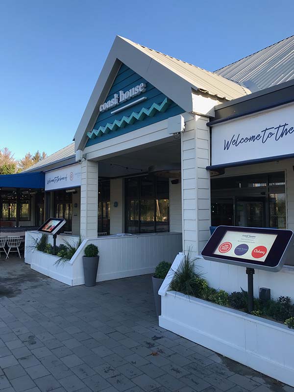 65" WALL-MOUNTED PCAP OUTDOOR TOUCH SCREEN - Image 10