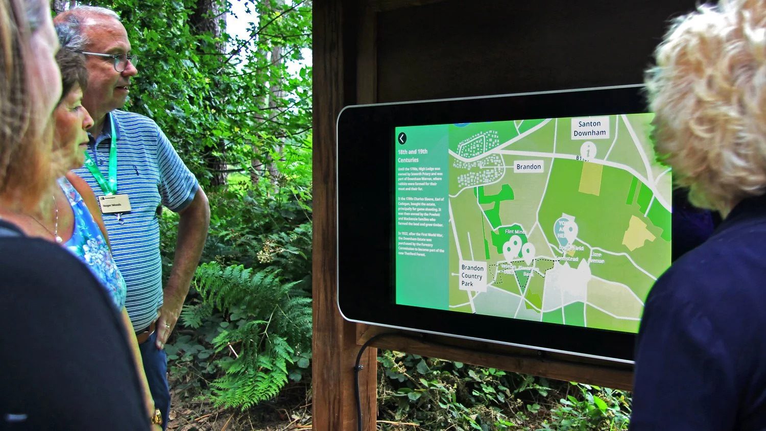 65" WALL-MOUNTED PCAP OUTDOOR TOUCH SCREEN - Image 12